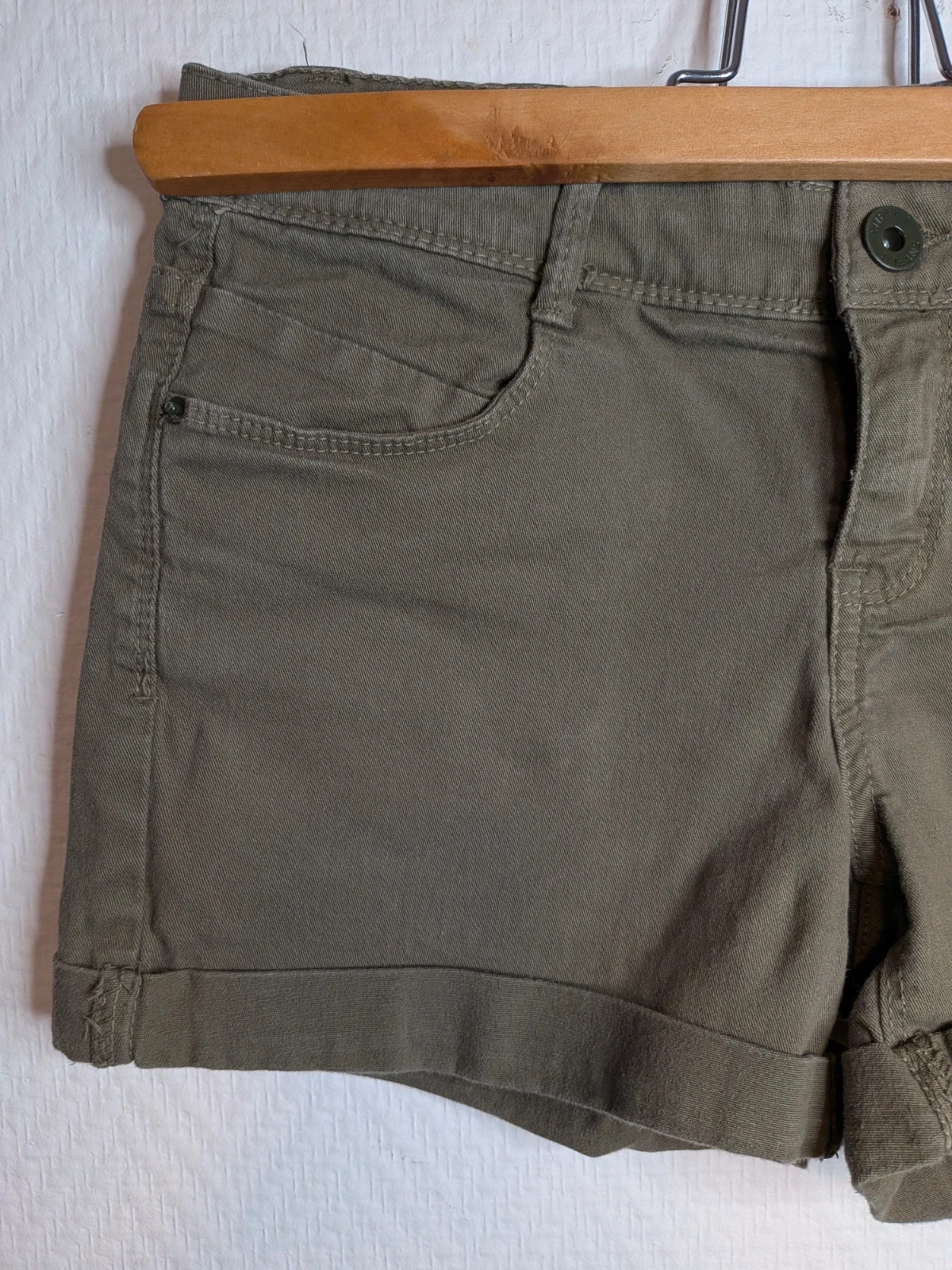 Short kaki – Jennyfer – taille XXS / 32 / 4 3