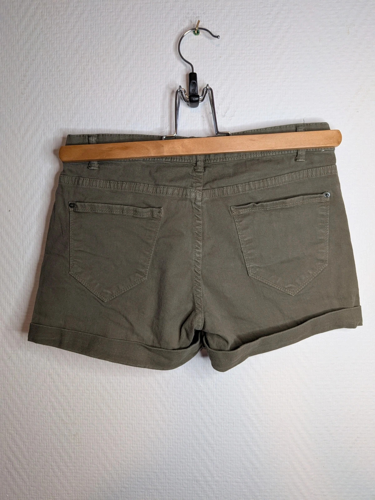 Short kaki – Jennyfer – taille XXS / 32 / 4 5