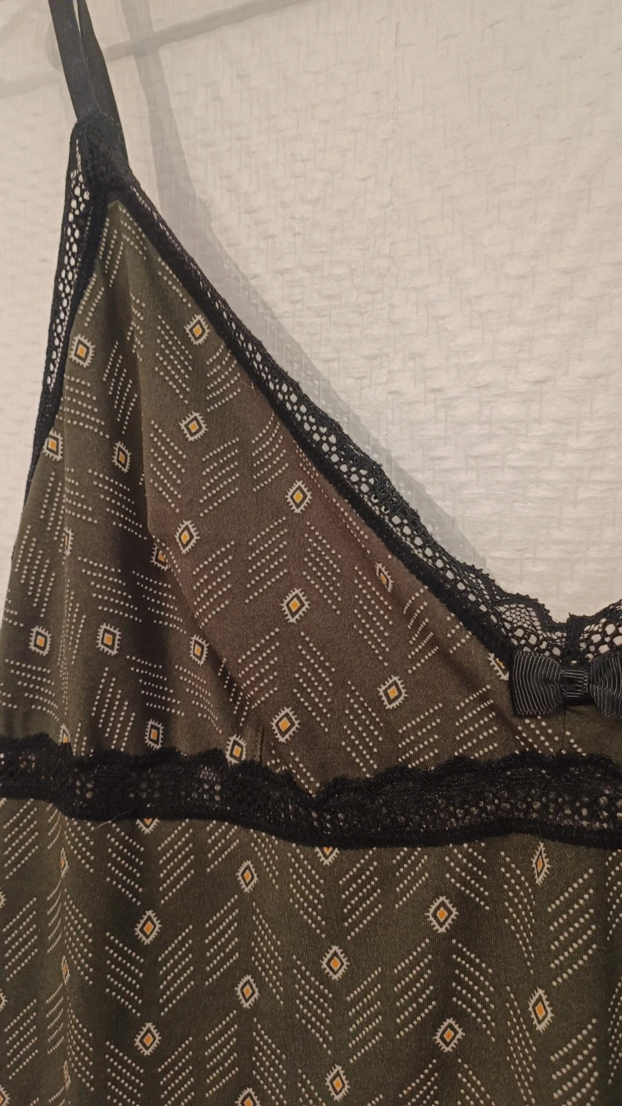 Nuisette verte olive – LH by La Halle – taille L / 40 / 12 3