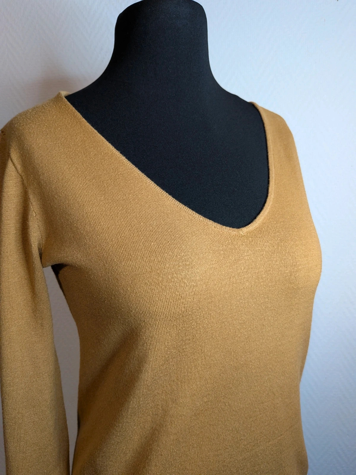 Pull col en v – Galeries Lafayette – taille XS / 34 / 6 3