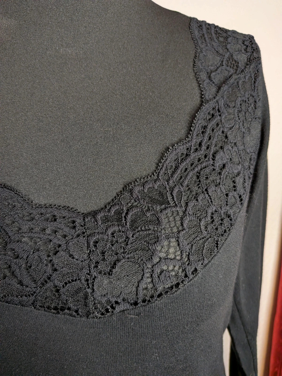 Sweat dentelle noir – taille L / 40 / 12 2