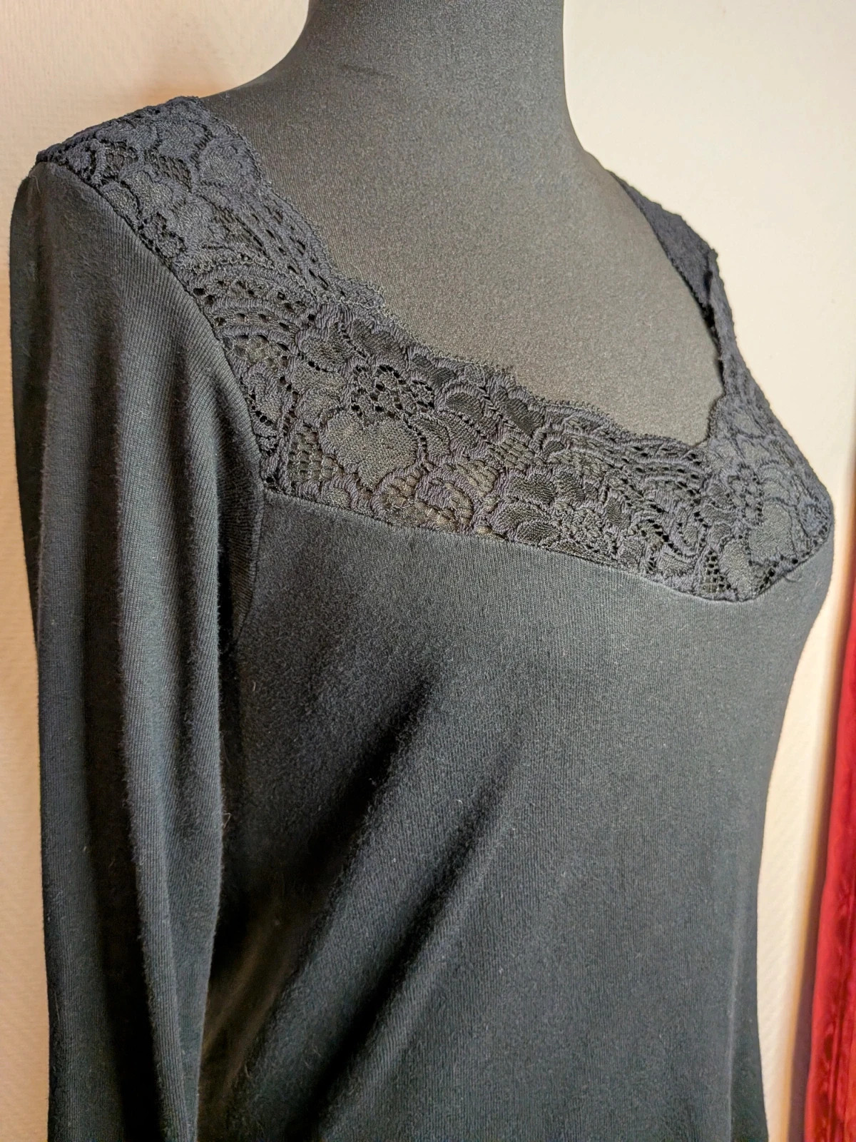 Sweat dentelle noir – taille L / 40 / 12 3