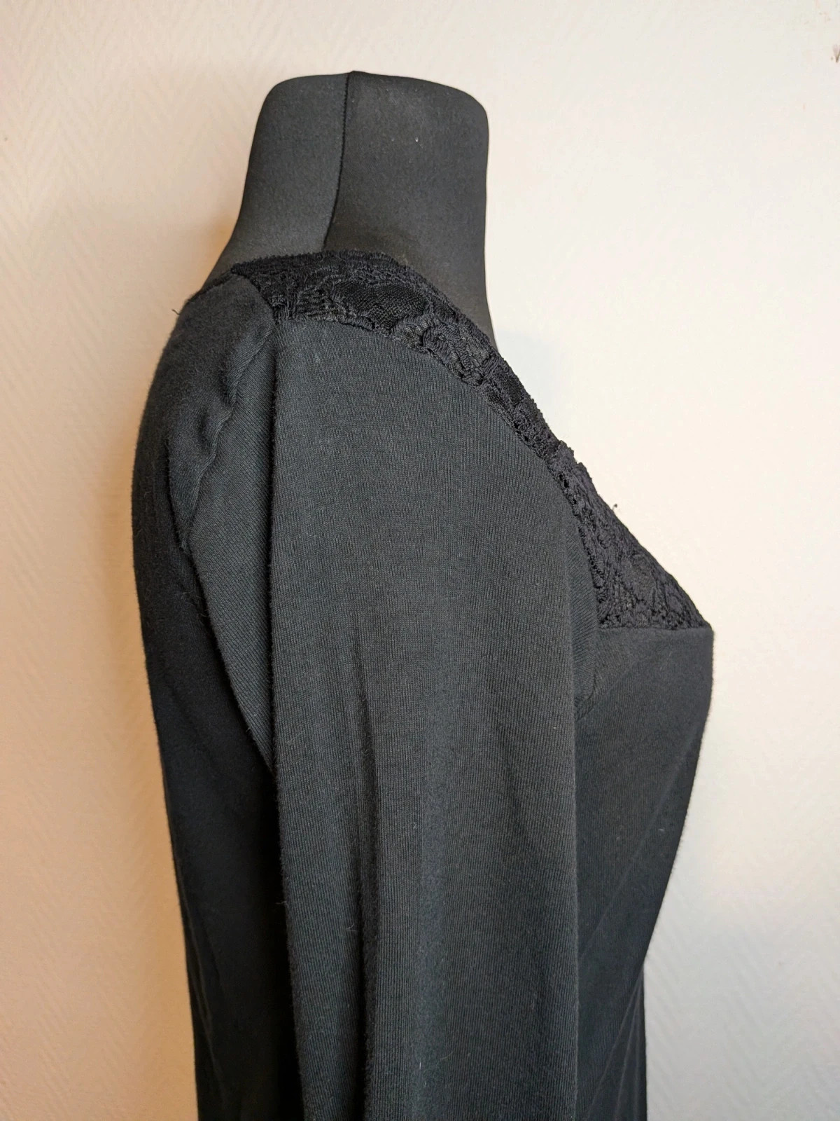Sweat dentelle noir – taille L / 40 / 12 5