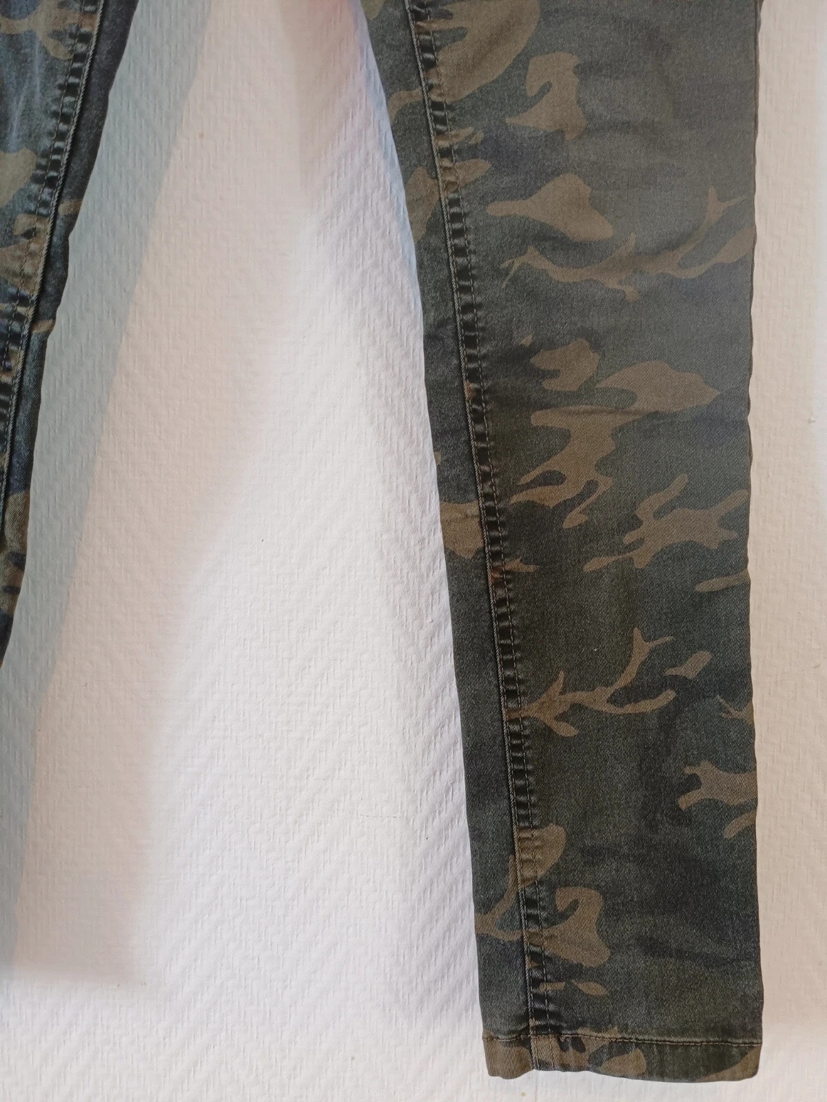 Pantalon militaire – C&A – taille L / 40 / 12 3
