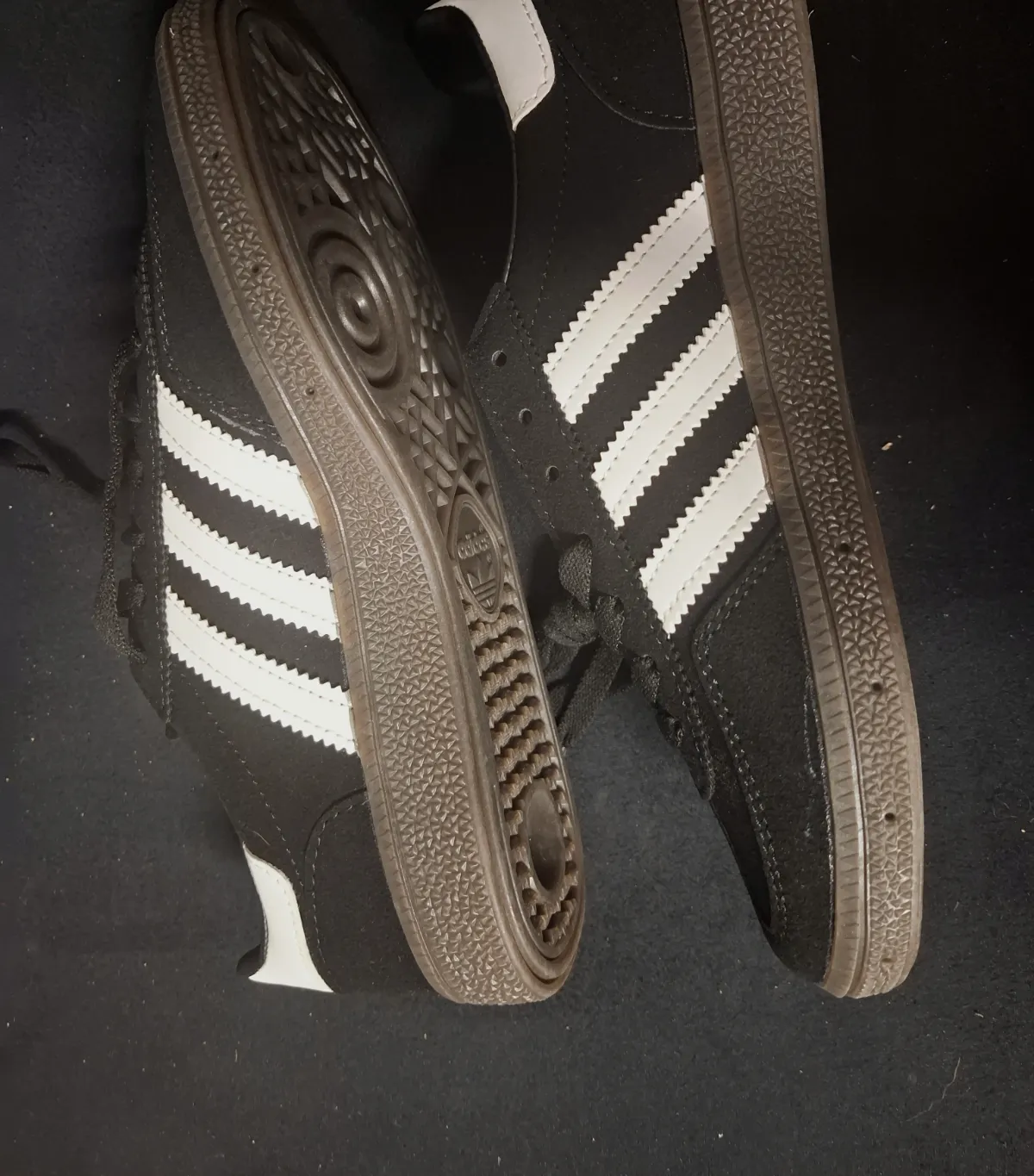 Basket 39 2/3 – Adidas – taille EU 39 3