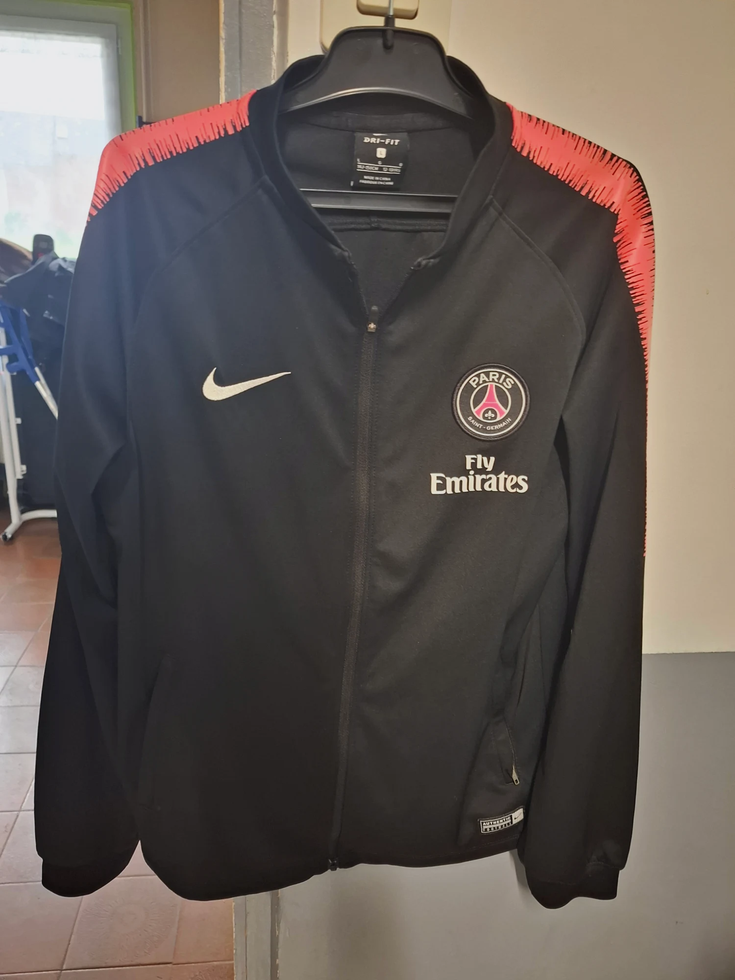 Veste PSG noir liseré rose