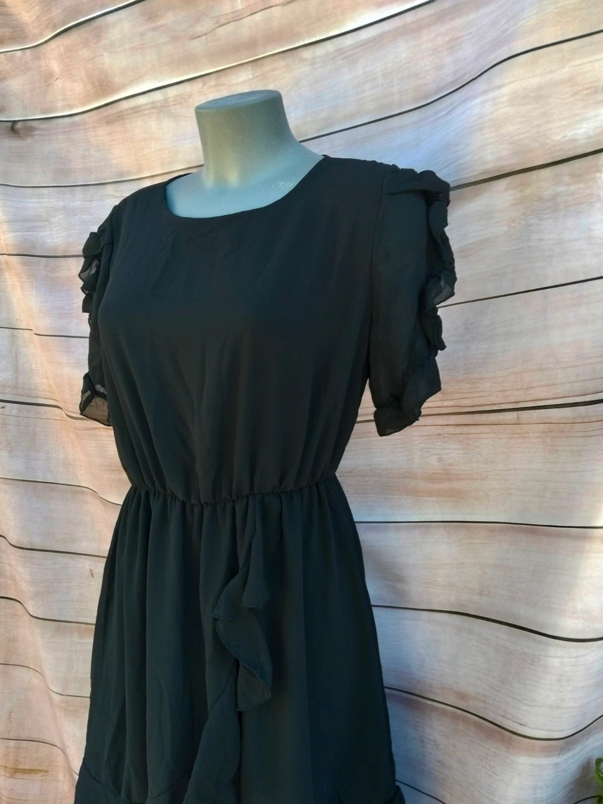 Vestido corto negro con volantes 💜 – La Boutique – taille M / 38 / 10 4