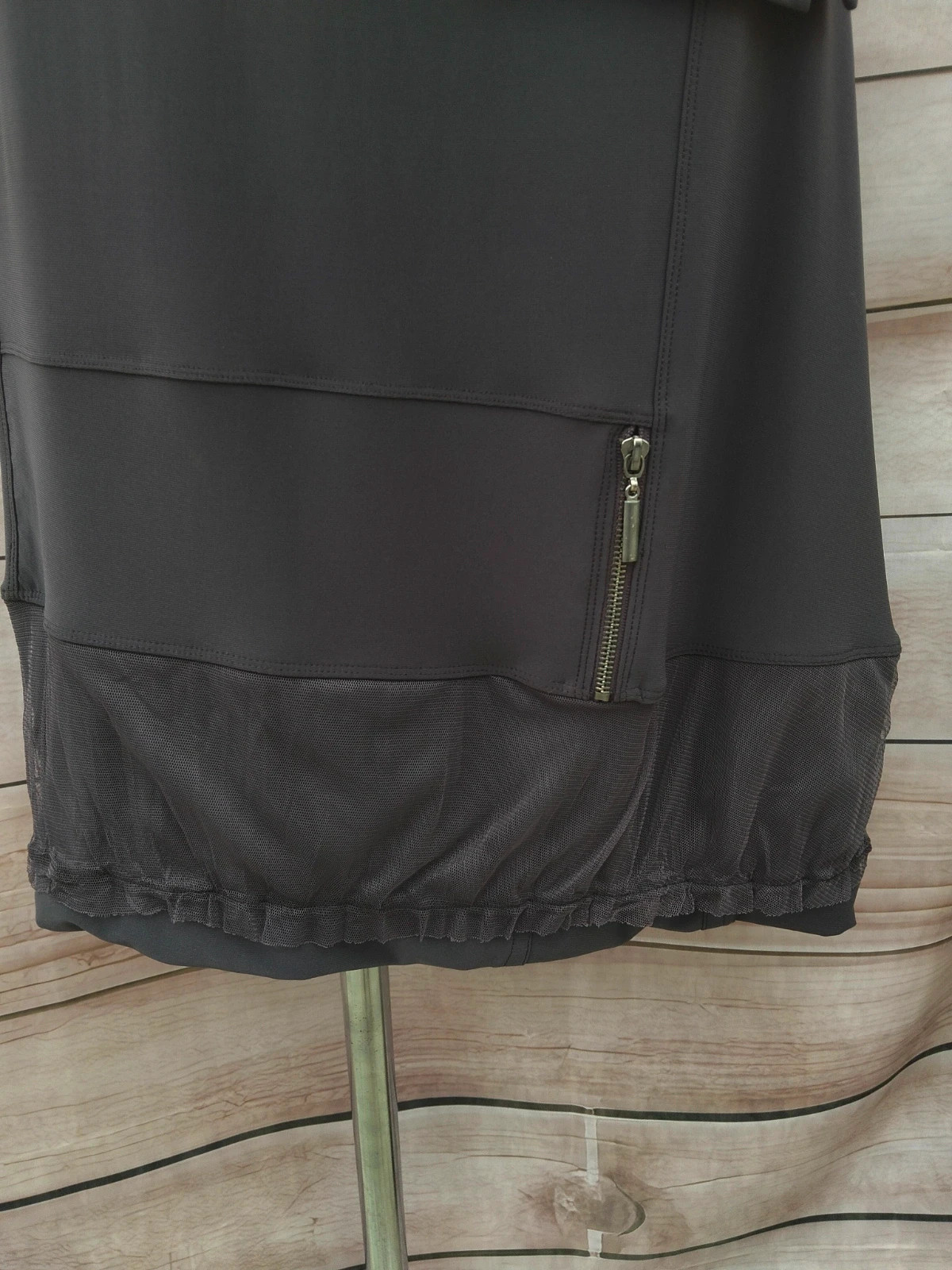 Falda midi gris oscuro de Meri Esca 💜 – MERI ESCA – taille XL / 42 / 14 5