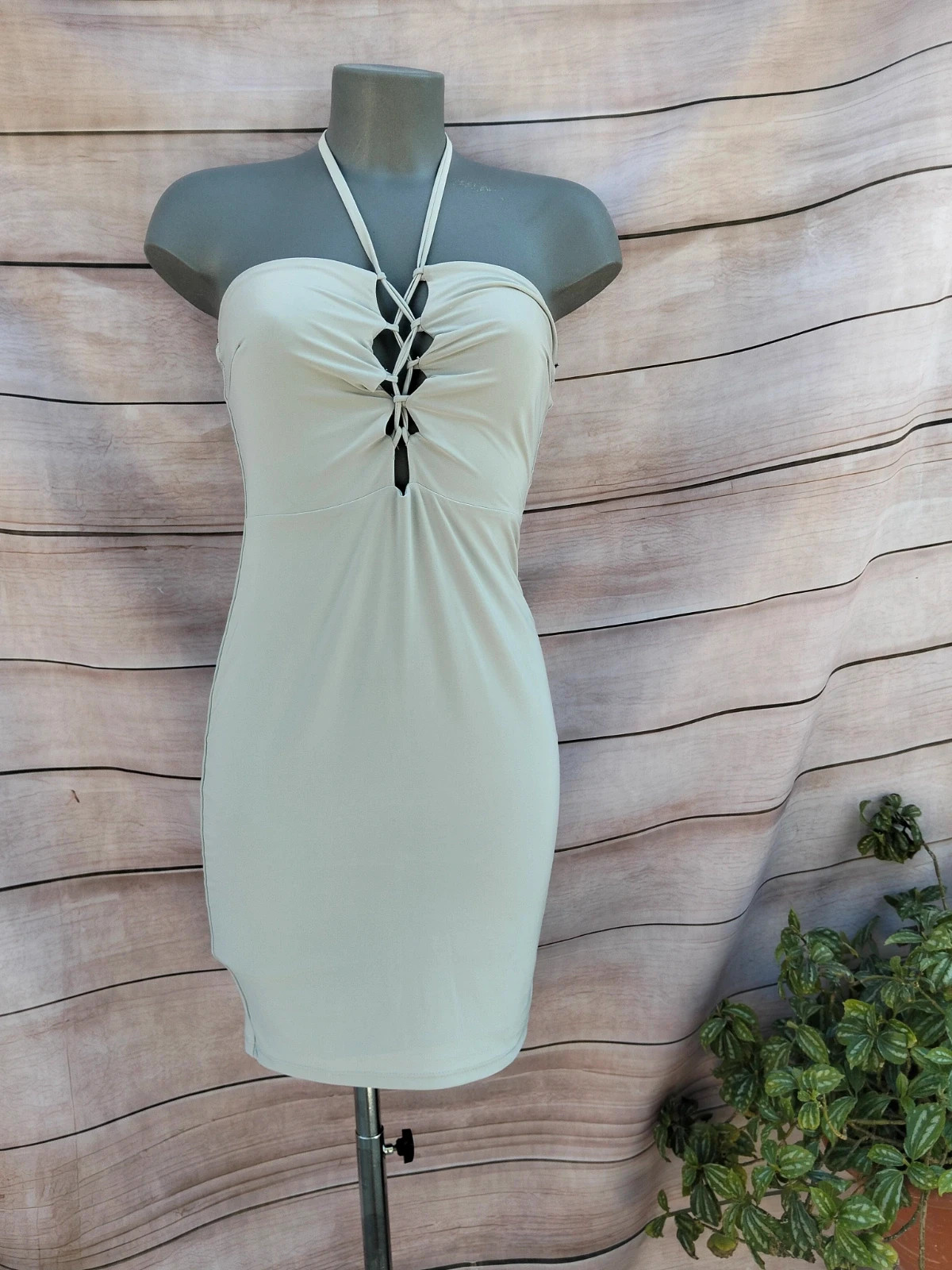Vestido corto gris Forever 21