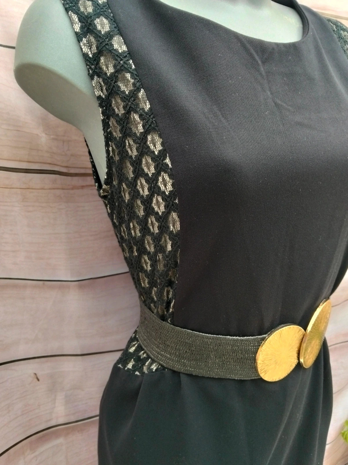 Vestido negro elegante con paneles laterales de encaje beige 💜 – La Boutique – taille L / 40 / 12 4