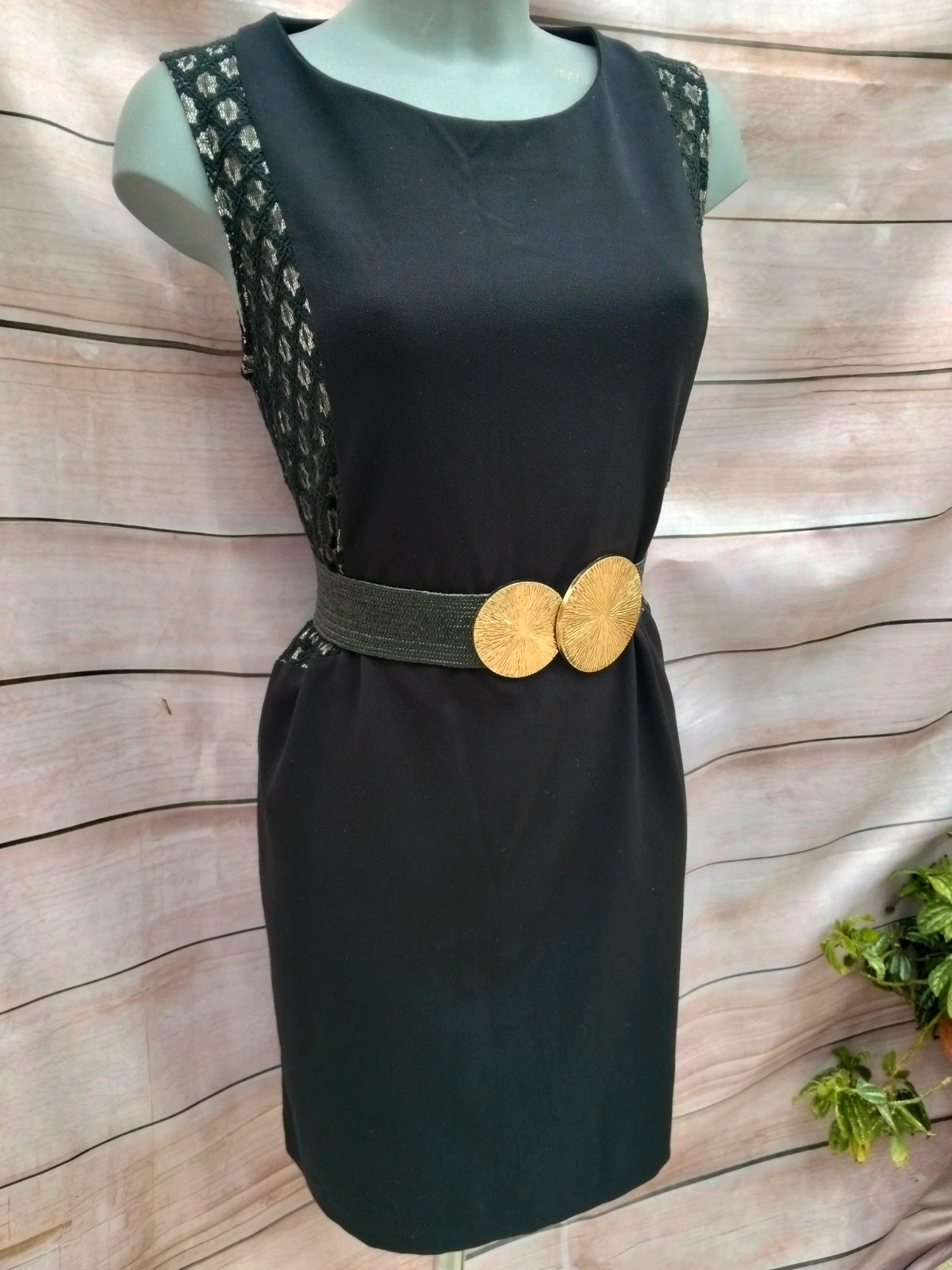 Vestido negro elegante con paneles laterales de encaje beige 💜 – La Boutique – taille L / 40 / 12 2