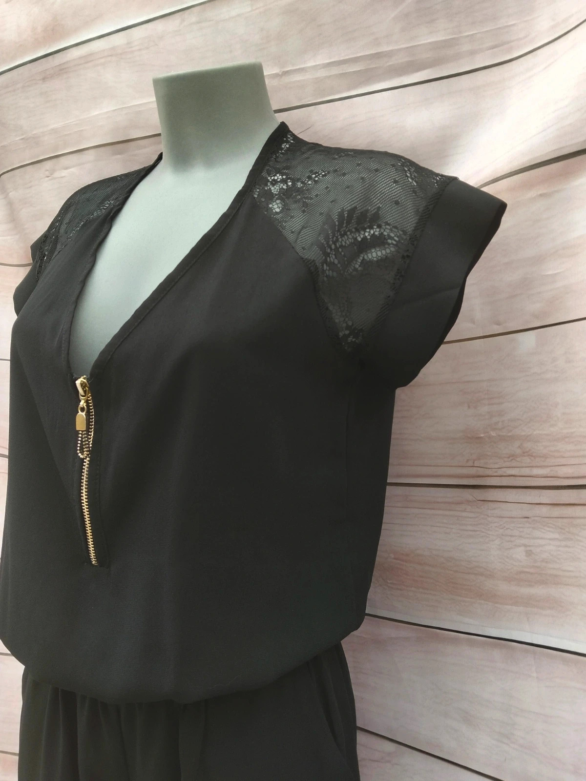 Monl corto negro encaje 💜 – La Boutique – taille M / 38 / 10 4