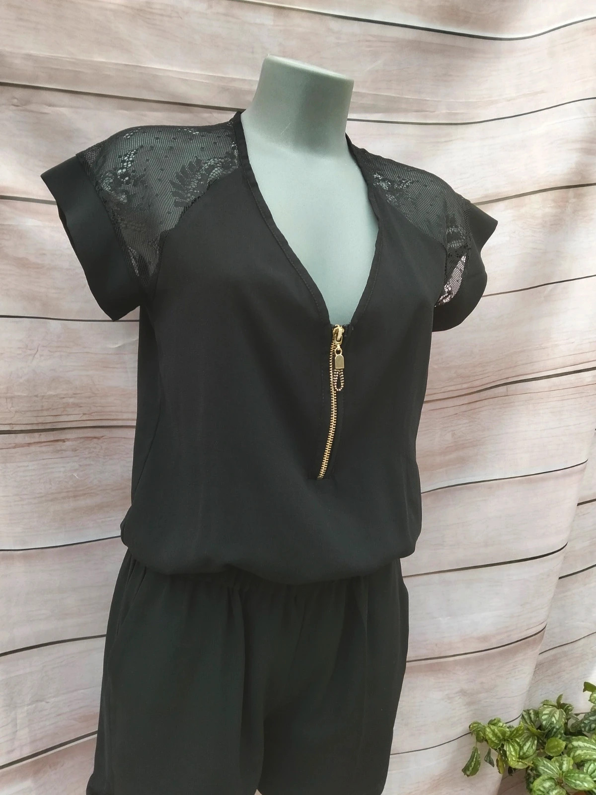 Monl corto negro encaje 💜 – La Boutique – taille M / 38 / 10 2