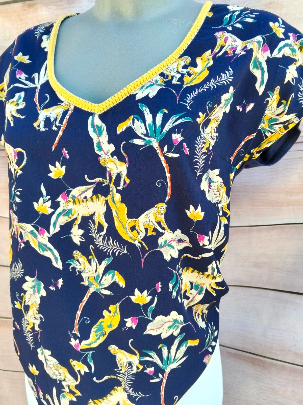 Blusa estampada con monos y detalle amarillo 💛 – Promod – taille M / 38 / 10 3