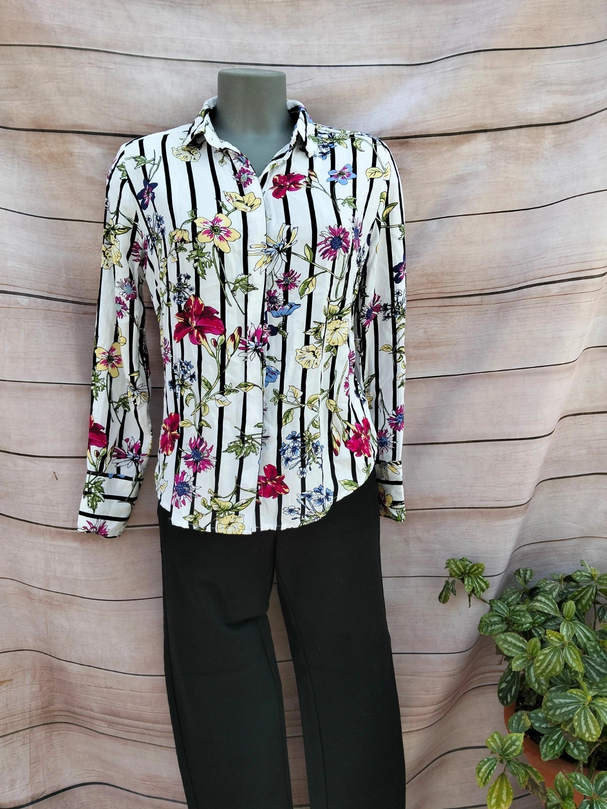 Camisa de rayas y flores AMISU talla S 💜