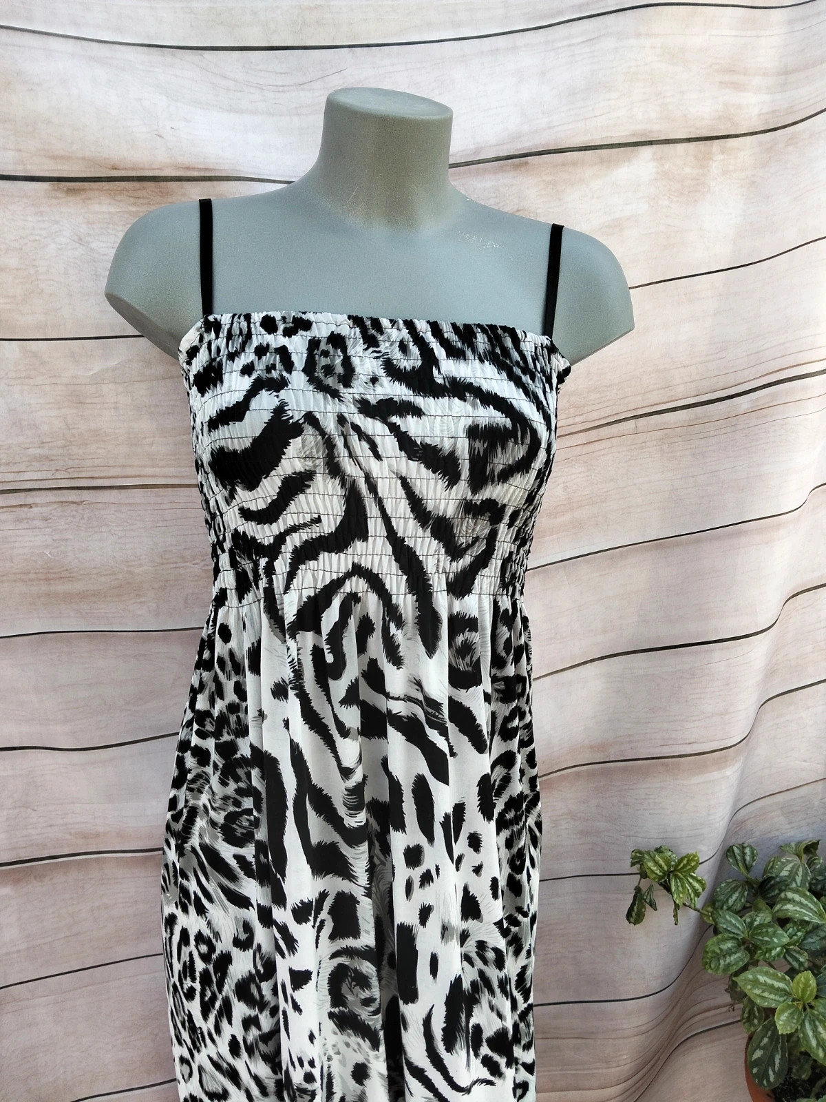 Vestido corto con estampado animal print 💜 – Local – taille M / 38 / 10 2