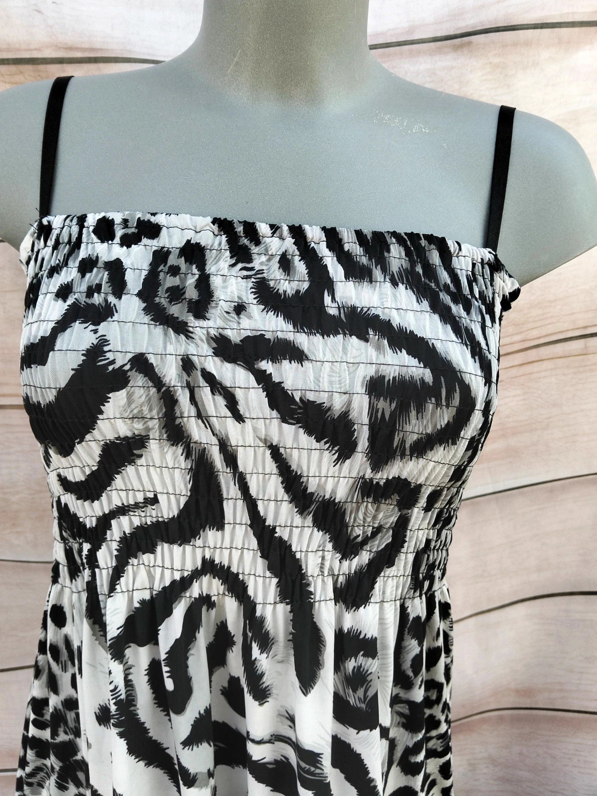 Vestido corto con estampado animal print 💜 – Local – taille M / 38 / 10 5