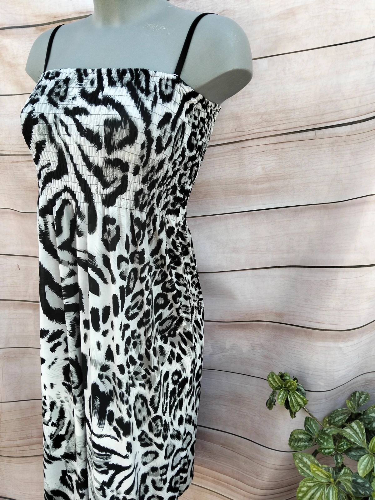 Vestido corto con estampado animal print 💜 – Local – taille M / 38 / 10 4