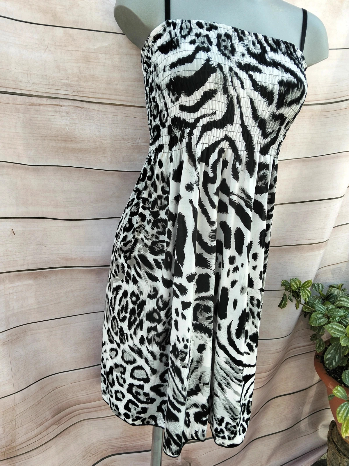 Vestido corto con estampado animal print 💜 – Local – taille M / 38 / 10 3