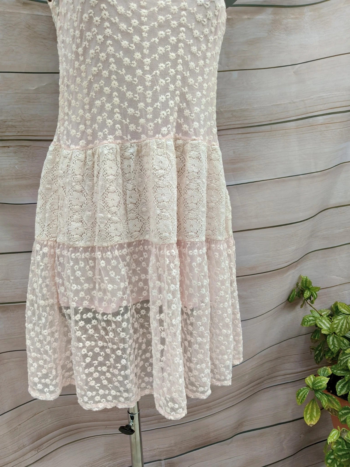 Vestido rosa empolvado de encaje y tul con flores bordadas – Talla S/M 💜 – La Boutique – taille L / 40 / 12 4