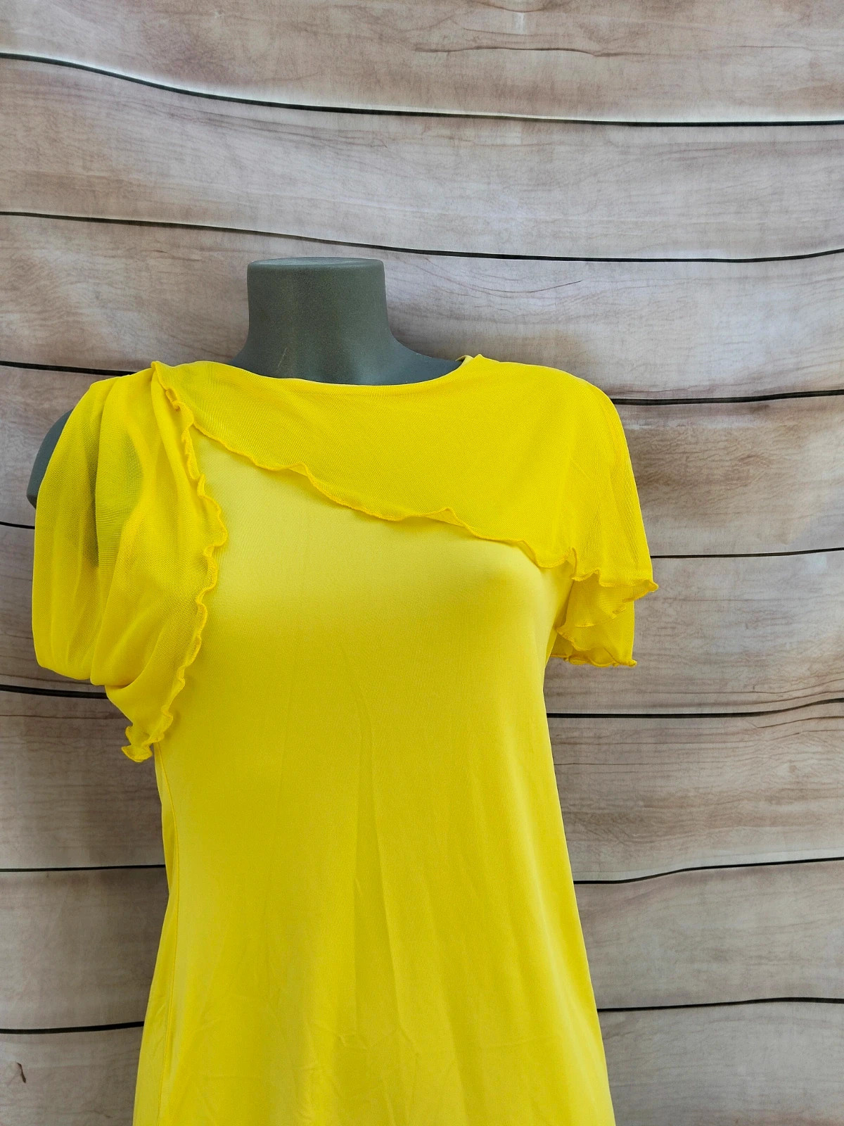 Vestido amarillo con capa💜 – La Boutique – taille M / 38 / 10 4
