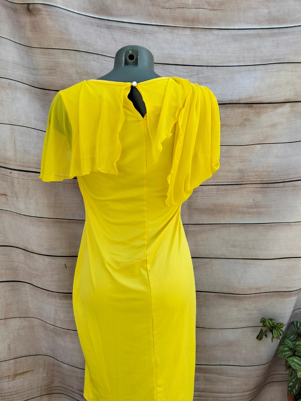 Vestido amarillo con capa💜 – La Boutique – taille M / 38 / 10 5