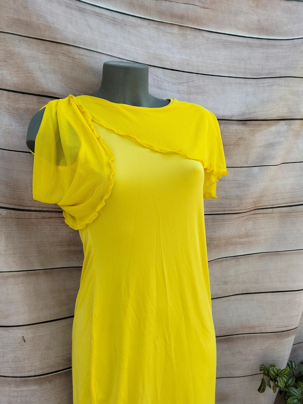 Vestido amarillo con capa💜 – La Boutique – taille M / 38 / 10 2