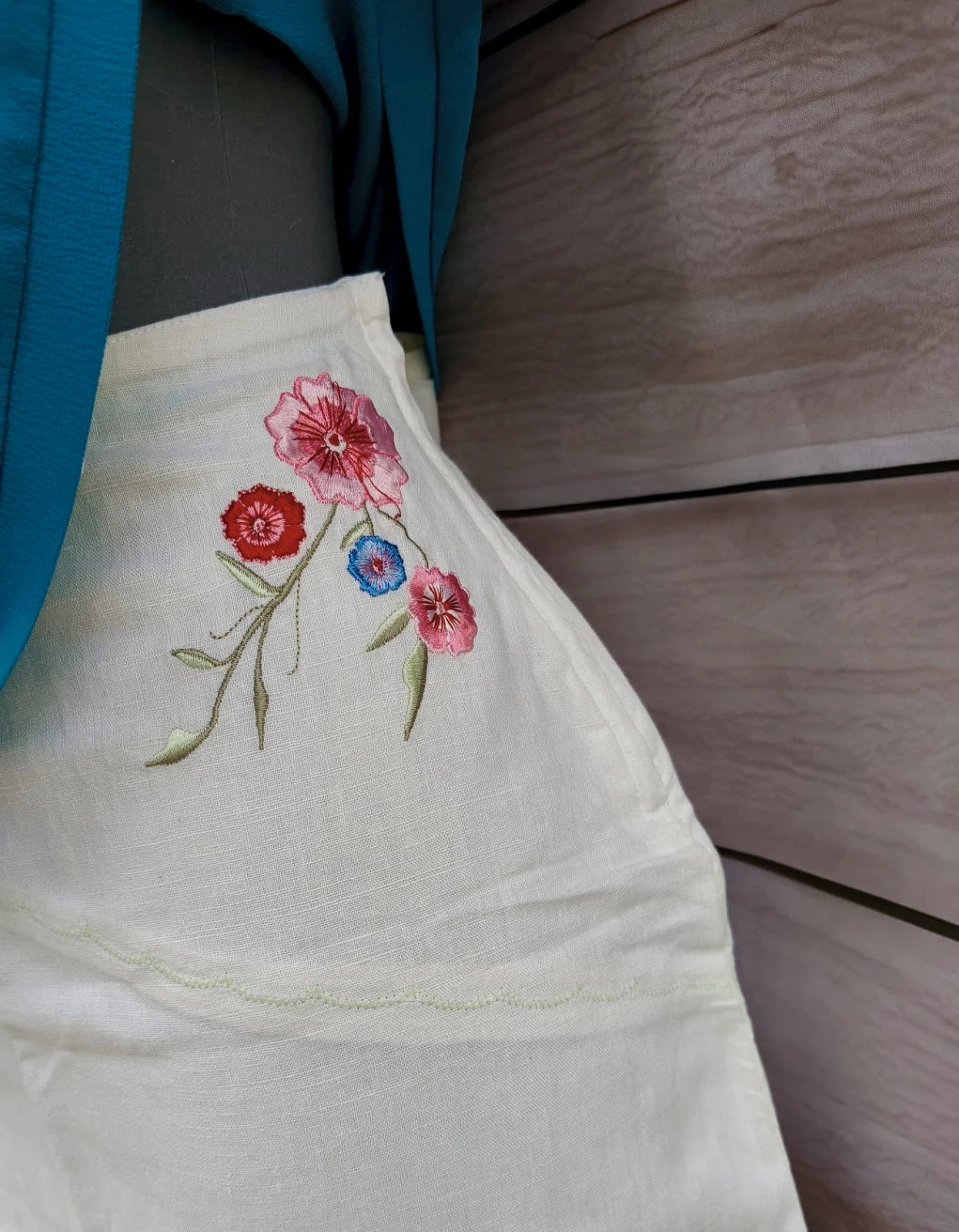 Falda H&M blanca con bordado floral – Talla 36 💜 – H&M – taille S / 36 / 8 4