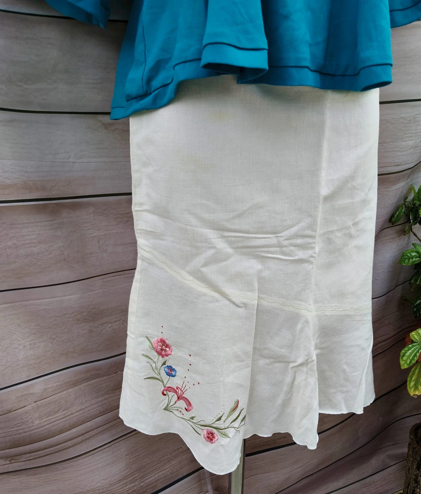 Falda H&M blanca con bordado floral – Talla 36 💜 – H&M – taille S / 36 / 8 5