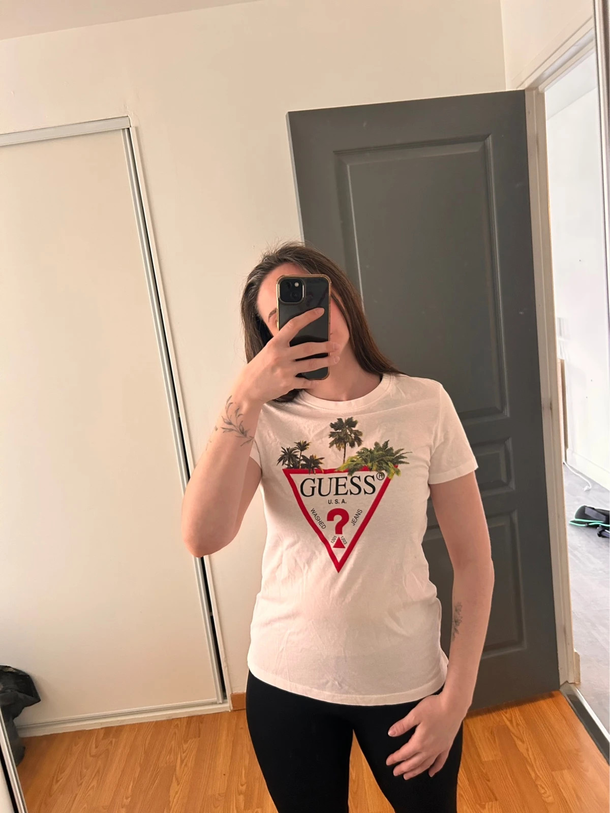 T shirt guess