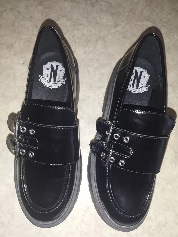 Wednesday Chaussures plateforme noires vernis 6