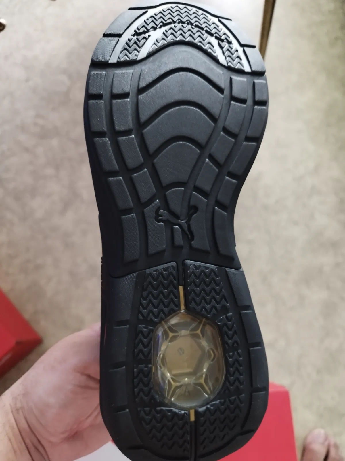 Puma baskets noires doré 4