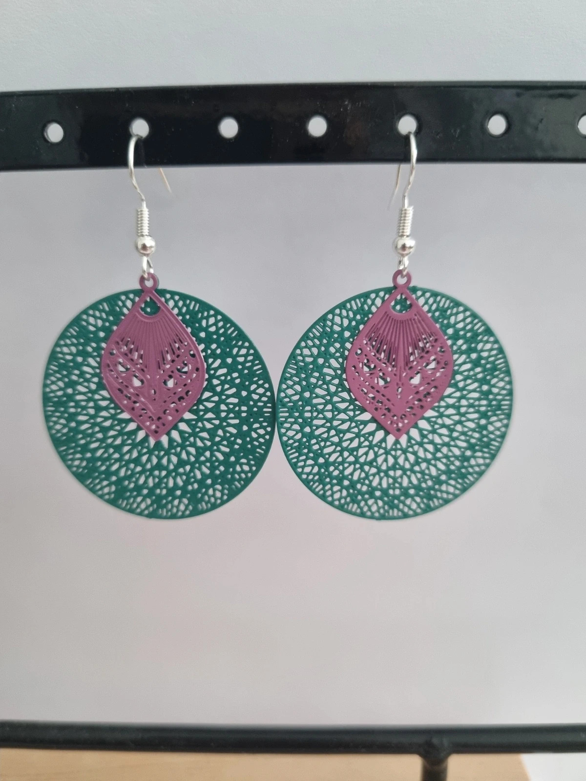 Boucles d'oreilles turquoises et violettes