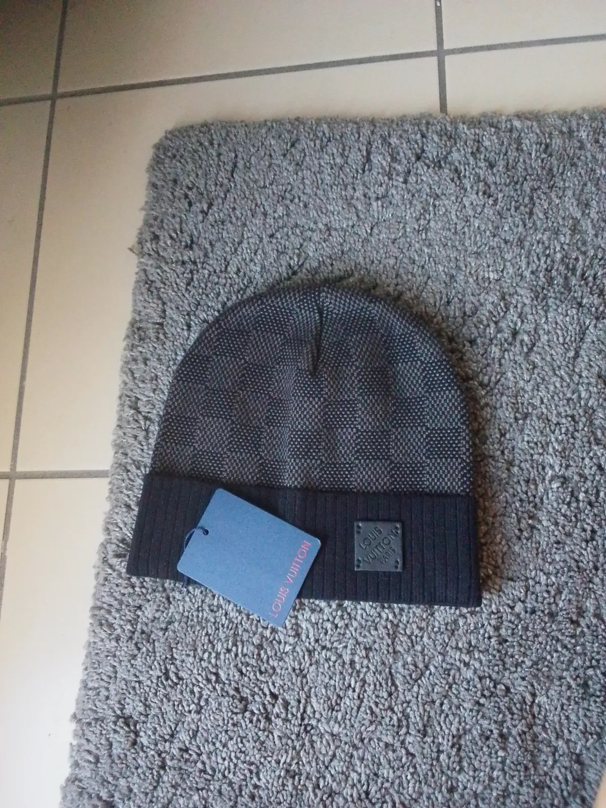 Bonnet noir hiver Louis Vuitton