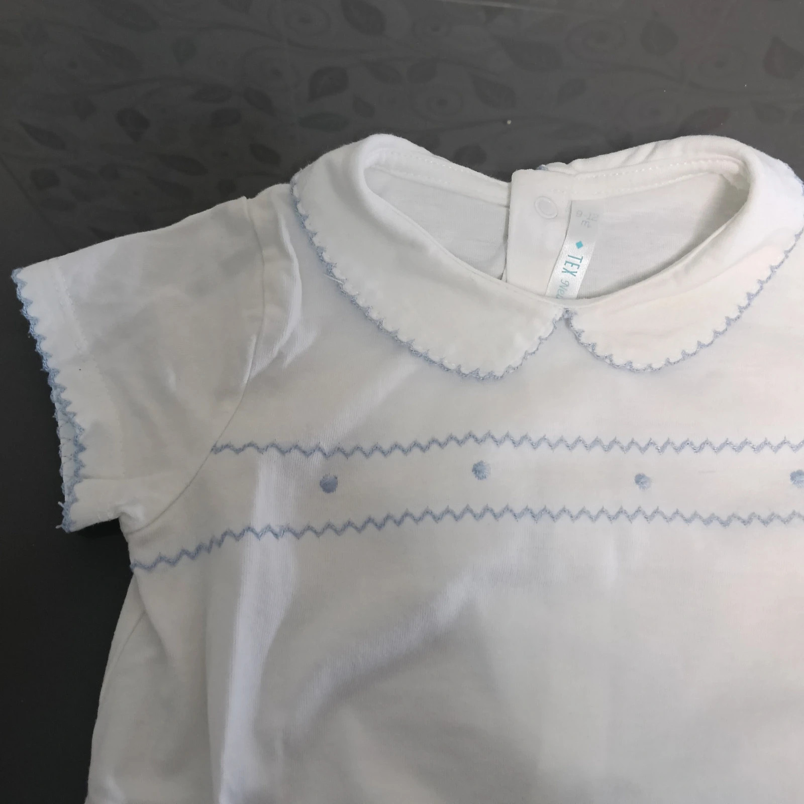 Pelele blanco con detalles en azul celeste – TEX – taille 9-12 mois / 74 cm 3