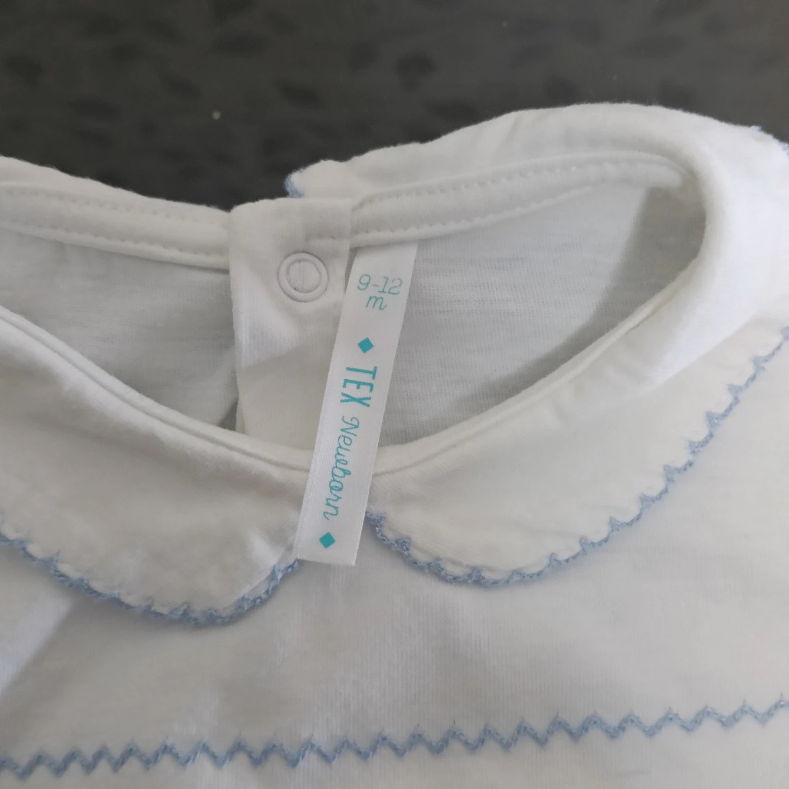 Pelele blanco con detalles en azul celeste – TEX – taille 9-12 mois / 74 cm 4