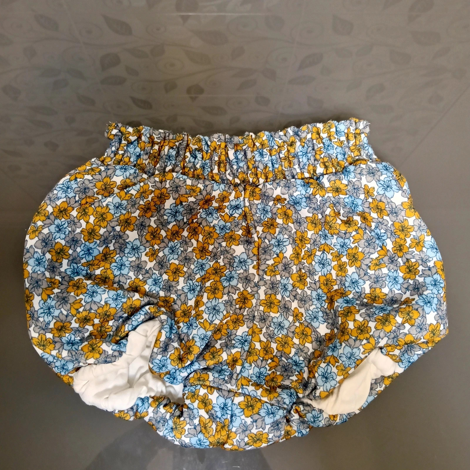 Cubre pañal bebe con estampado floral 48 meses – taille 24-36 mois / 92 cm 3