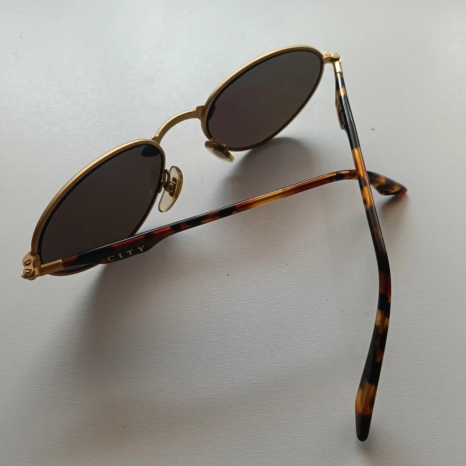 Gafas de sol vintage Matrik City ovaladas doradas Y2K steampunk – Vintage 2