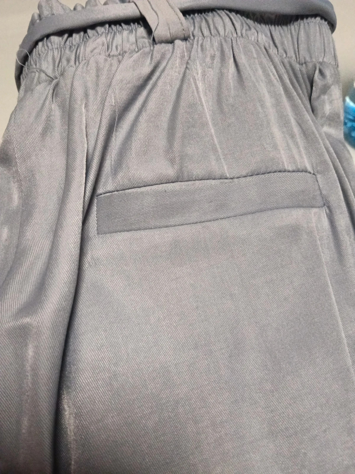 Pantalón Fluido Gris Satinado.Cintura Paperbag y Cinturón – taille Taille unique 5