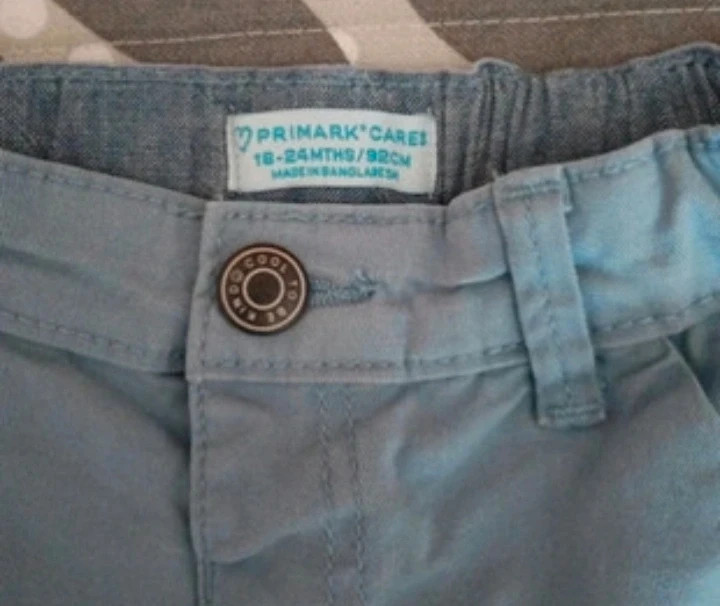 Pantalón corto niño - 92 cm – Primark – taille 24-36 mois / 92 cm 2