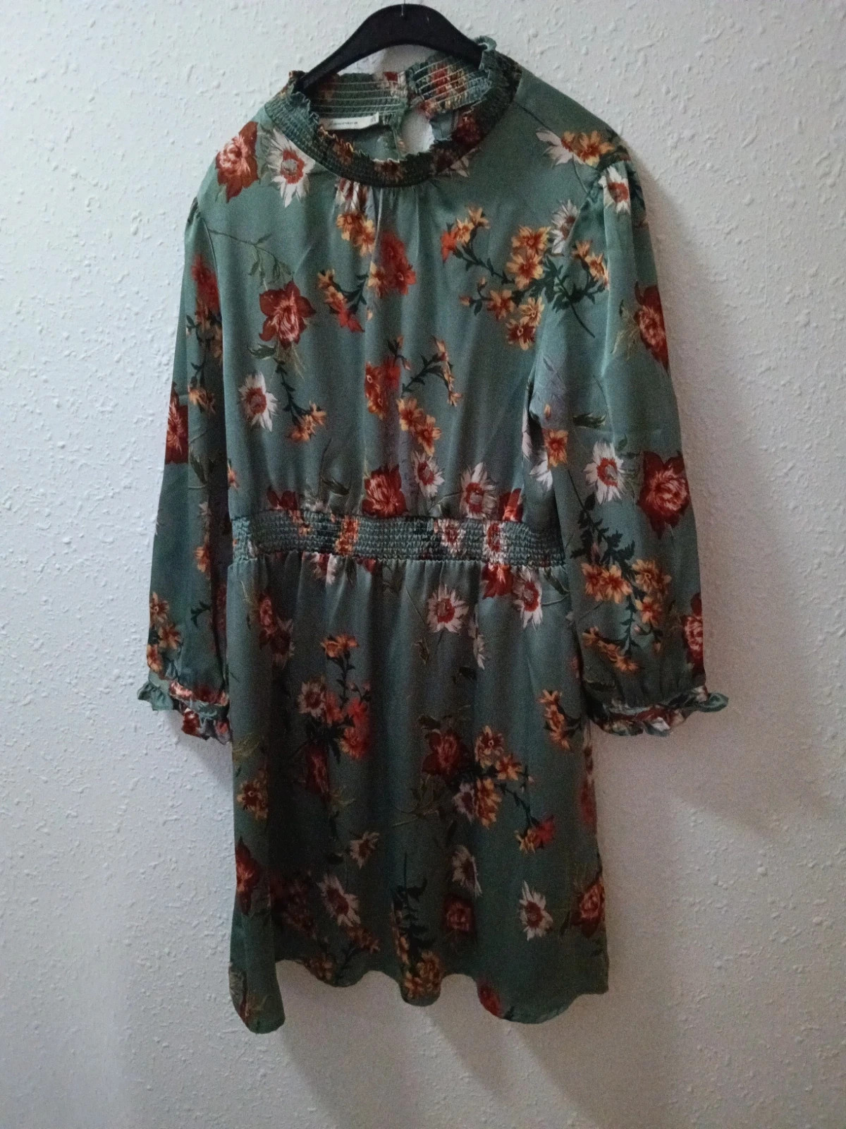 Vestido raso floral. Similar al de ZARA – La Morena – taille XL / 42 / 14 5