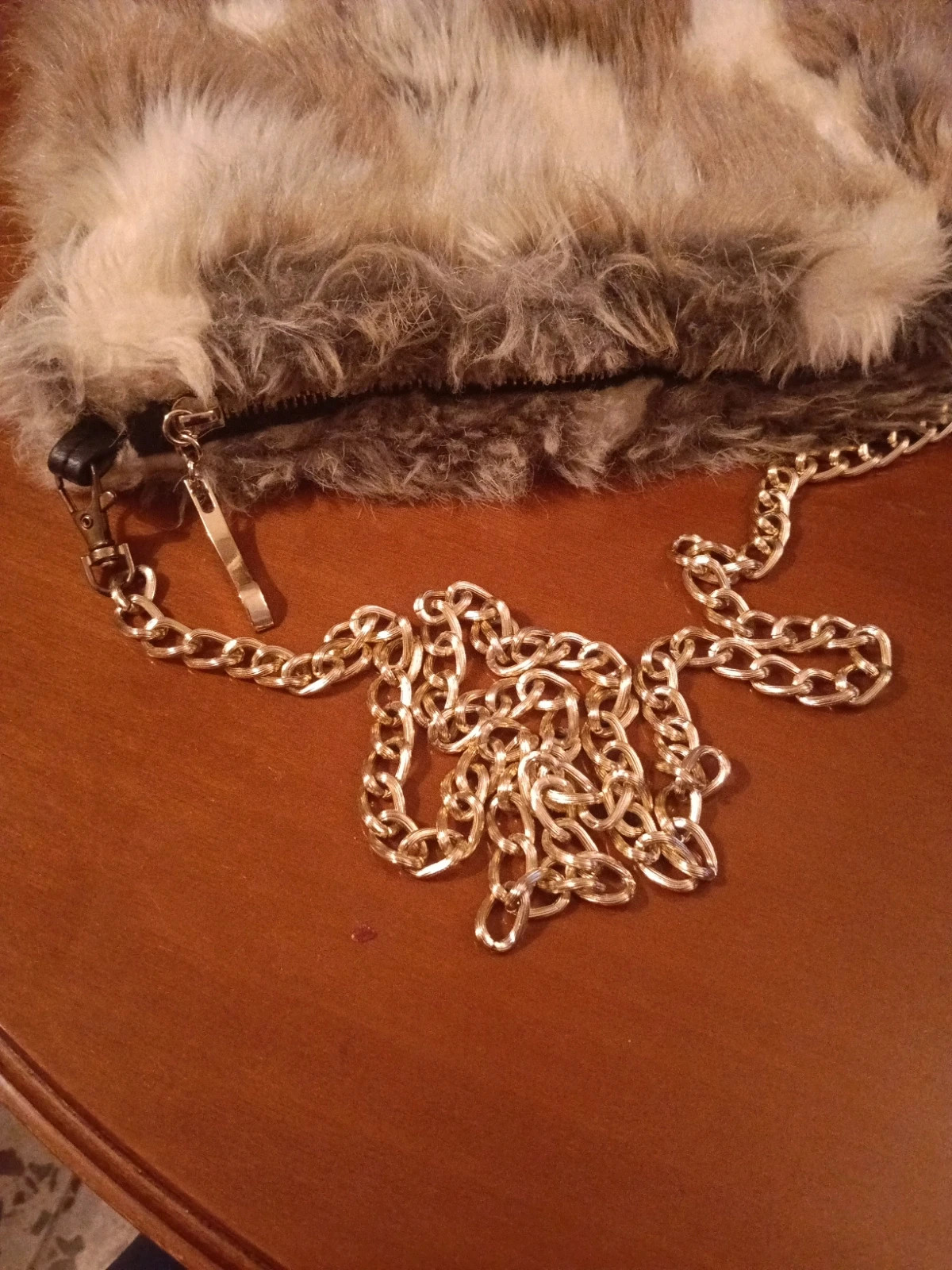 Bolso pelo marrón y blanco 3
