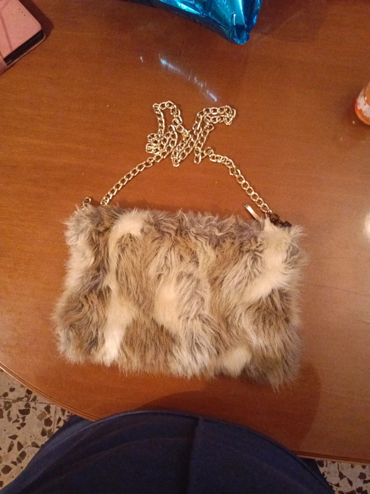 Bolso pelo marrón y blanco 2