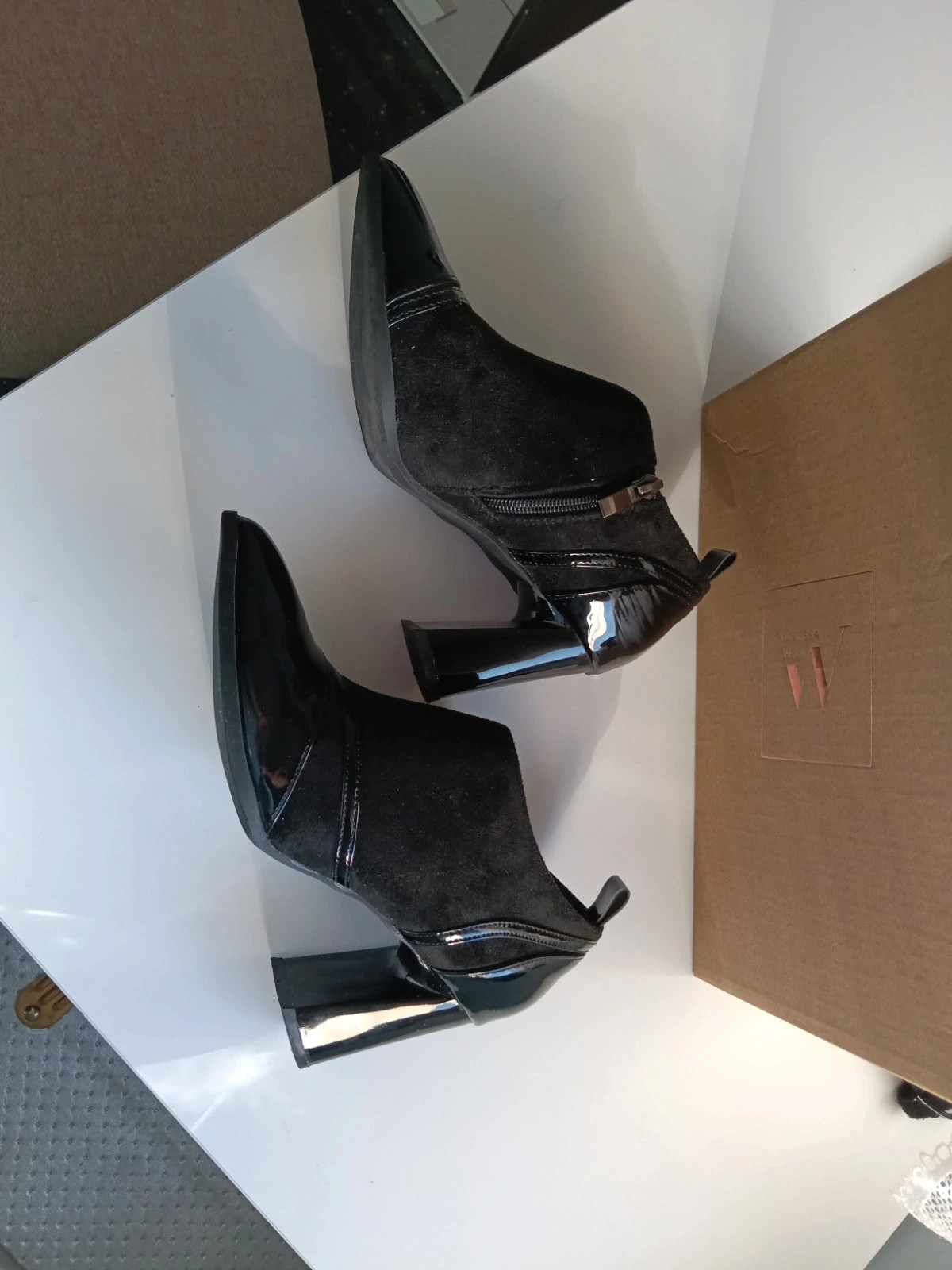 Zapatos abotinados de tacon