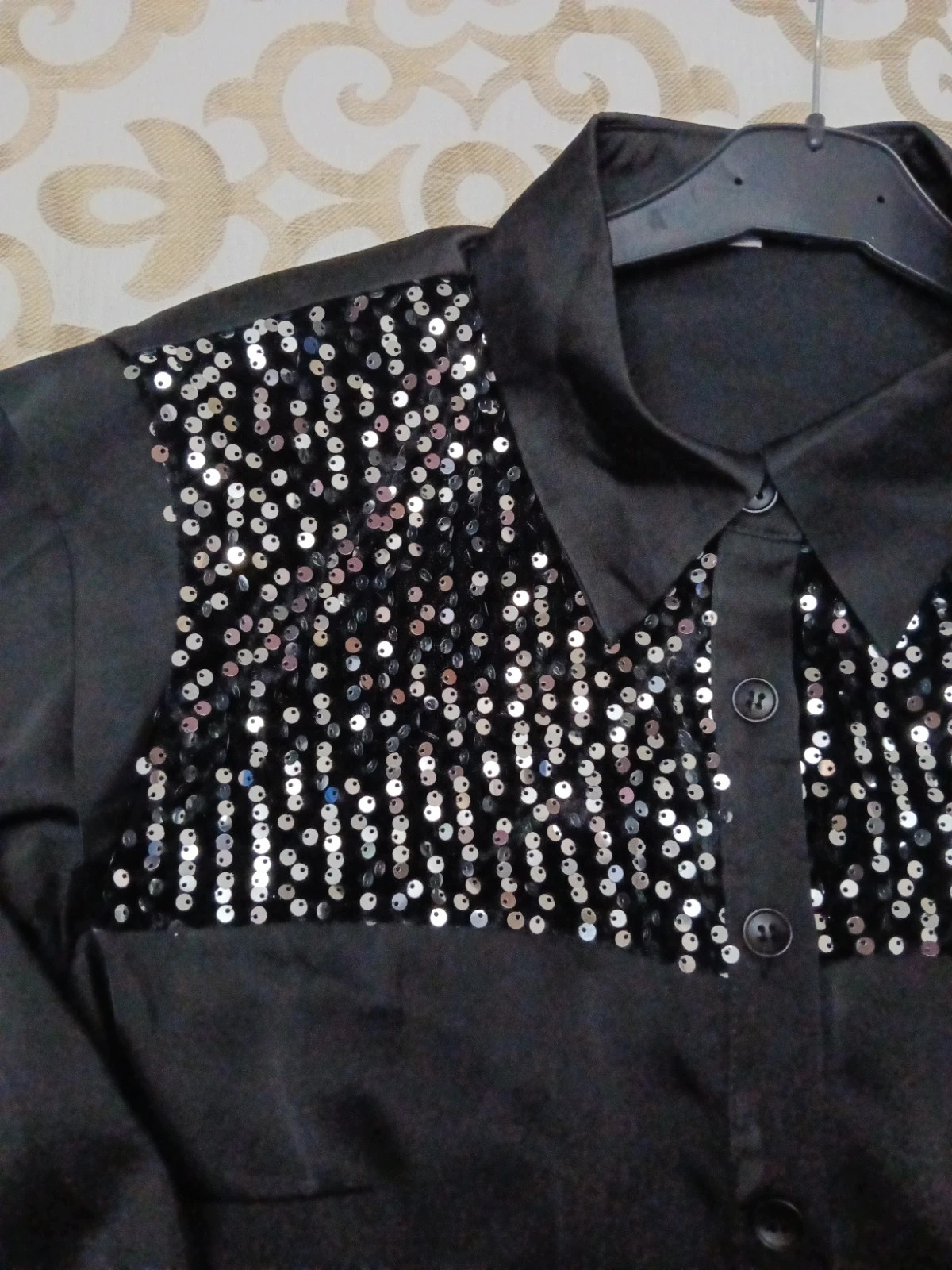 Camisa raso negra con lentejuelas – taille XL / 42 / 14 5