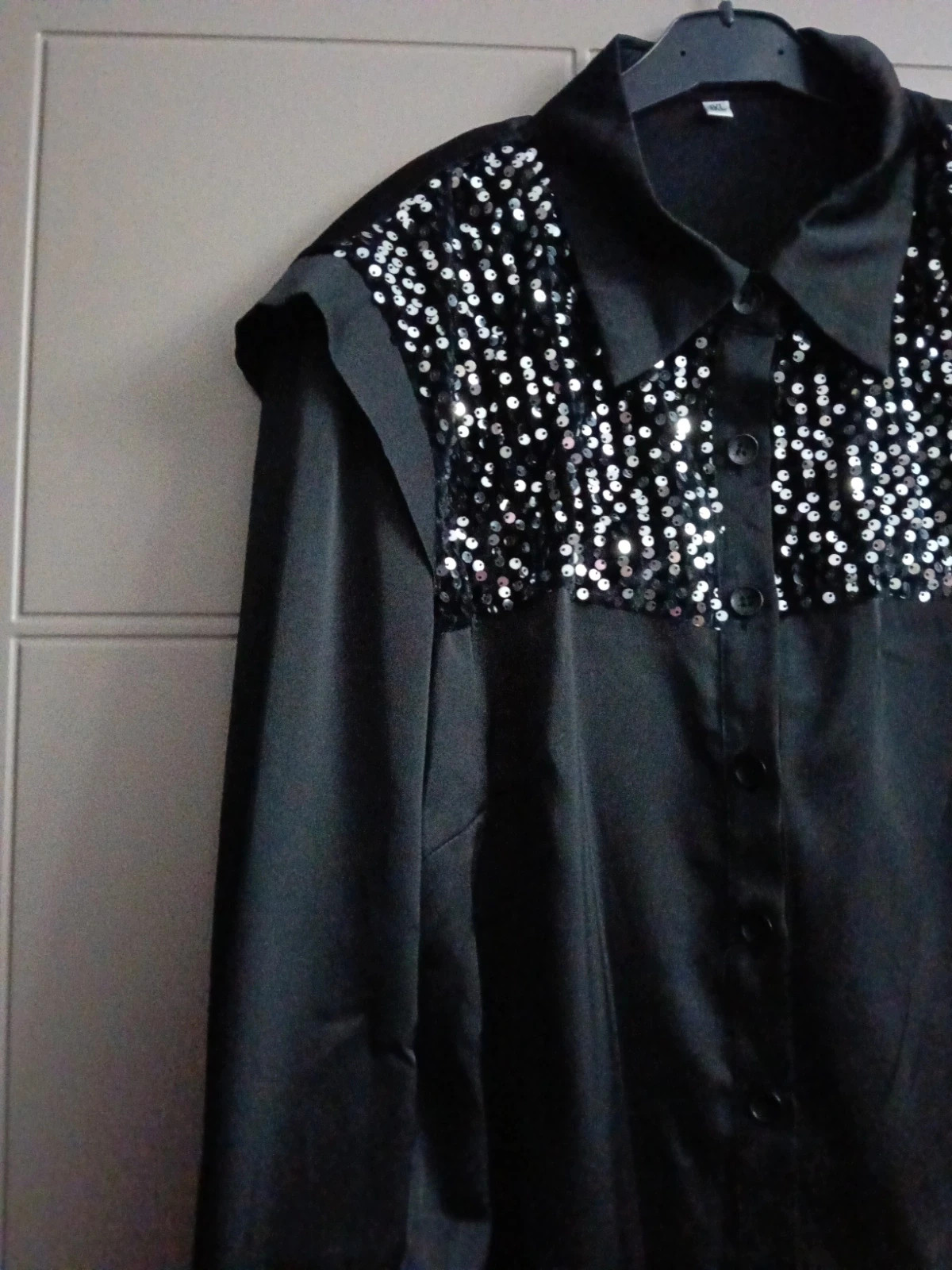 Camisa raso negra con lentejuelas – taille XL / 42 / 14 3