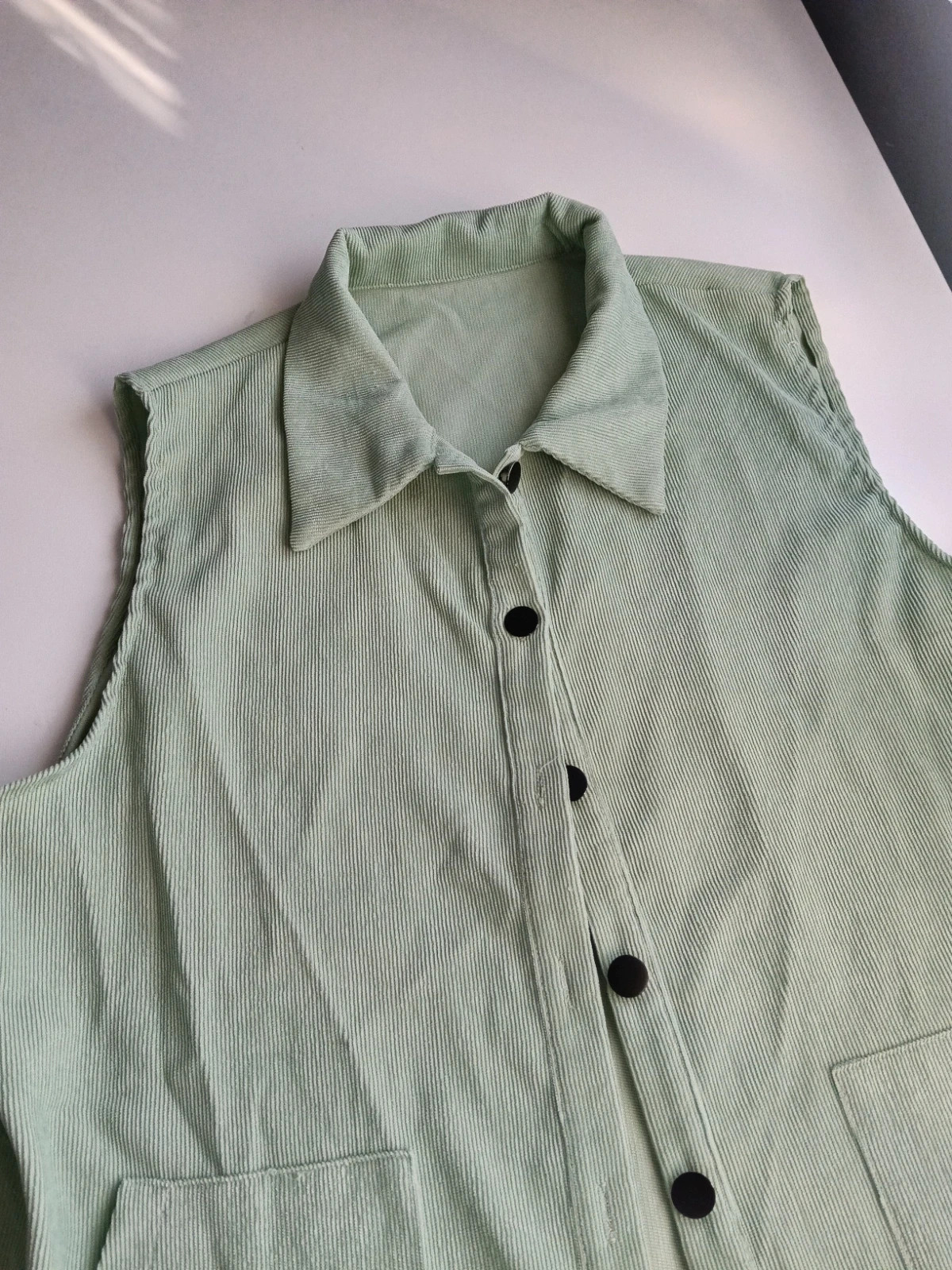 Chaleco de pana fina verde con botones – Shein – taille XL / 42 / 14 4