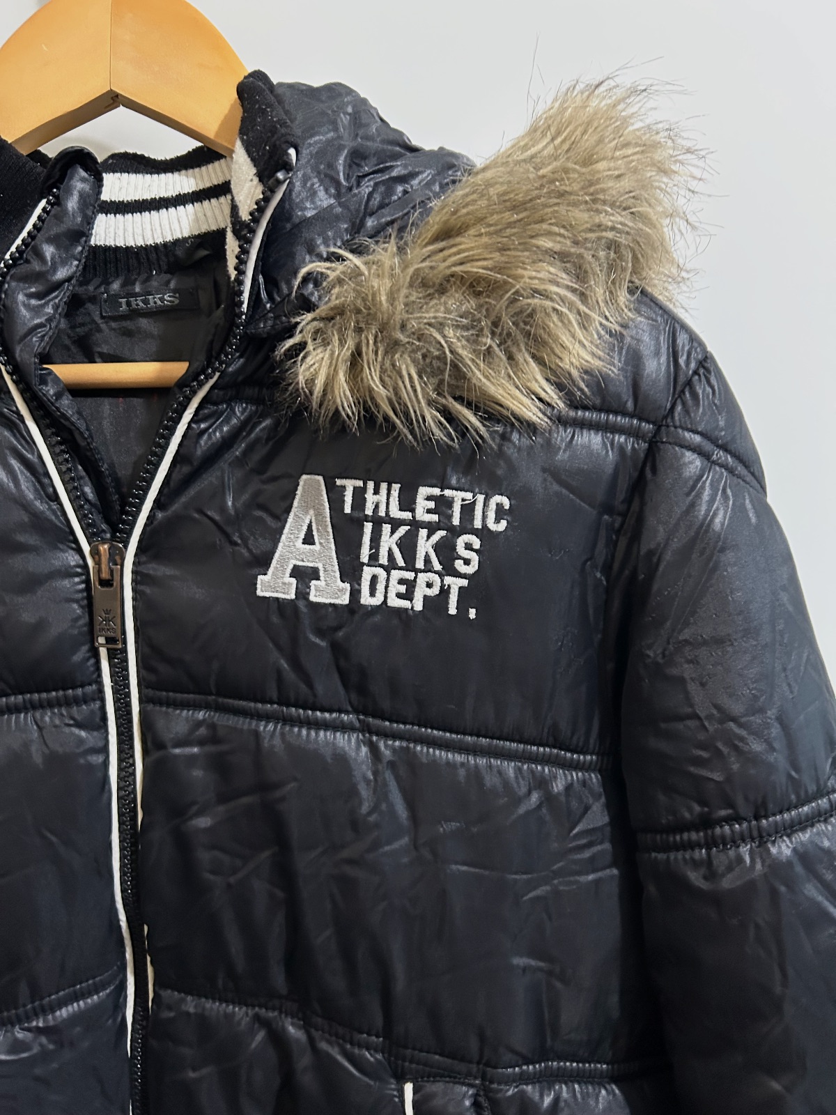 Doudoune IKKS noire capuche fausse fourrure Brooklyn college varsity Taille S – IKKS – taille S 5
