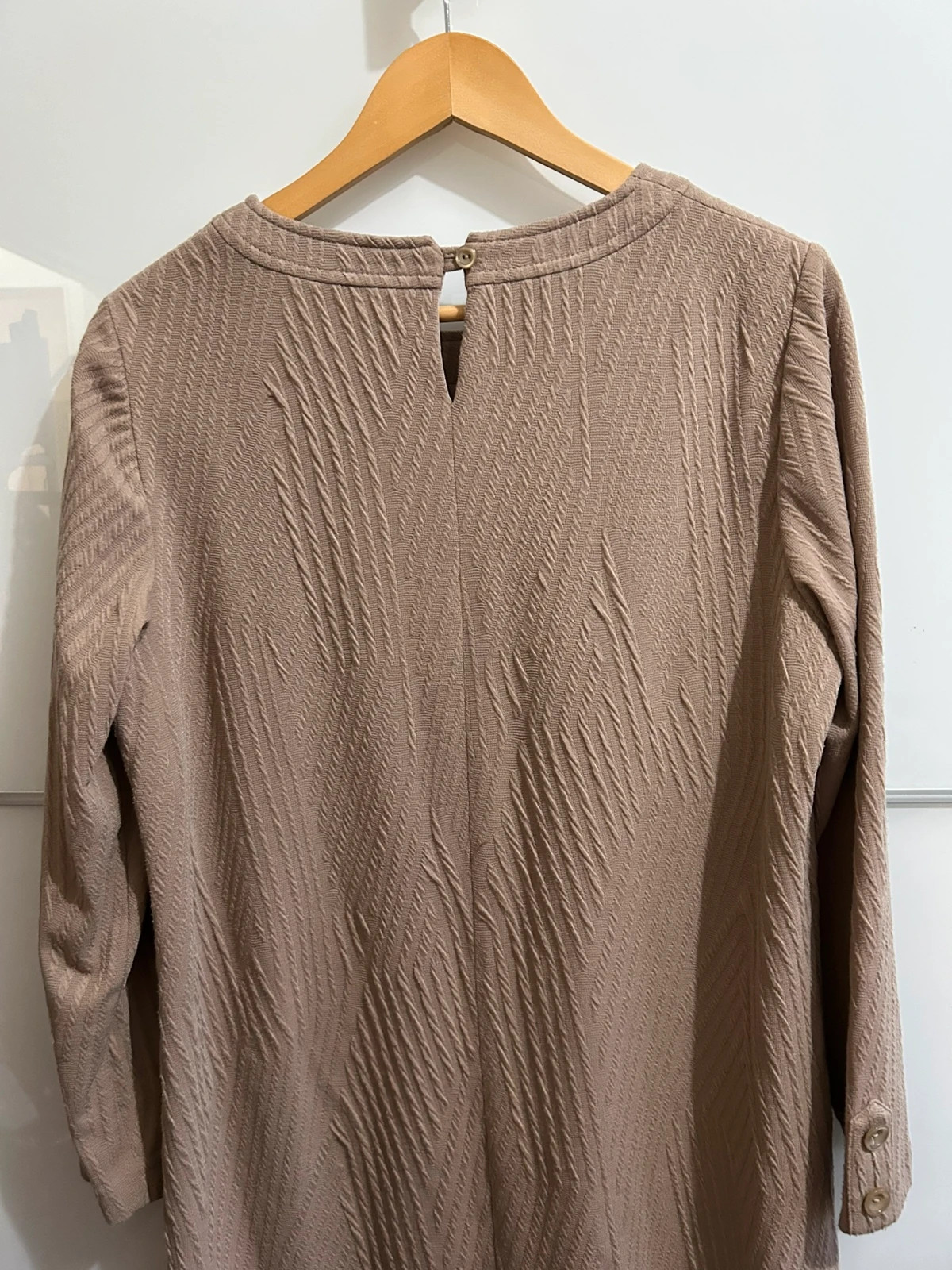 Robe fluide texturée beige taupe manches longues T46 – Afibel – taille XXXL / 46 / 18 5