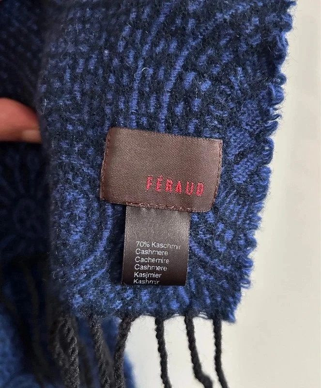 Écharpe Louis Féraud cachemire bleu marine – Louis Féraud 3